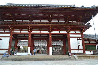 Todaiji Temple in Nara, Japan - www.curiousadventurer.blogspot.com