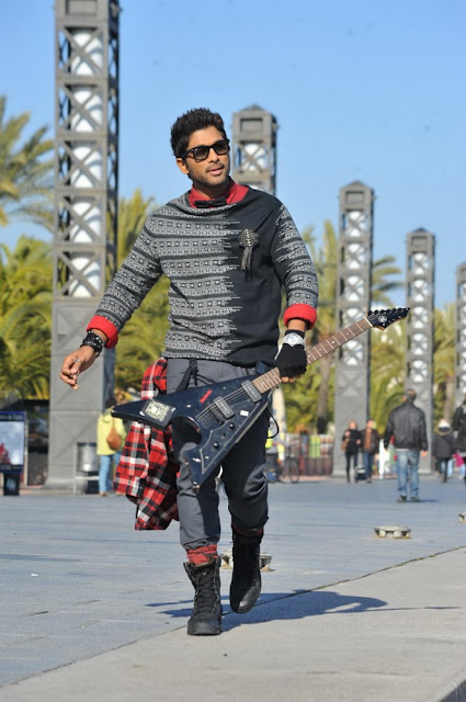 Allu Arjun Iddarammayiltho Latest Stills