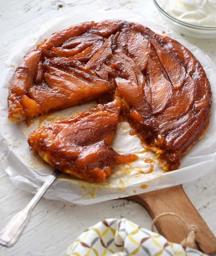 Tarta Tatin con mango presentación