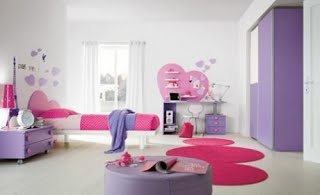 Girls Pink Bedroom With Wall Paintings of Love-2