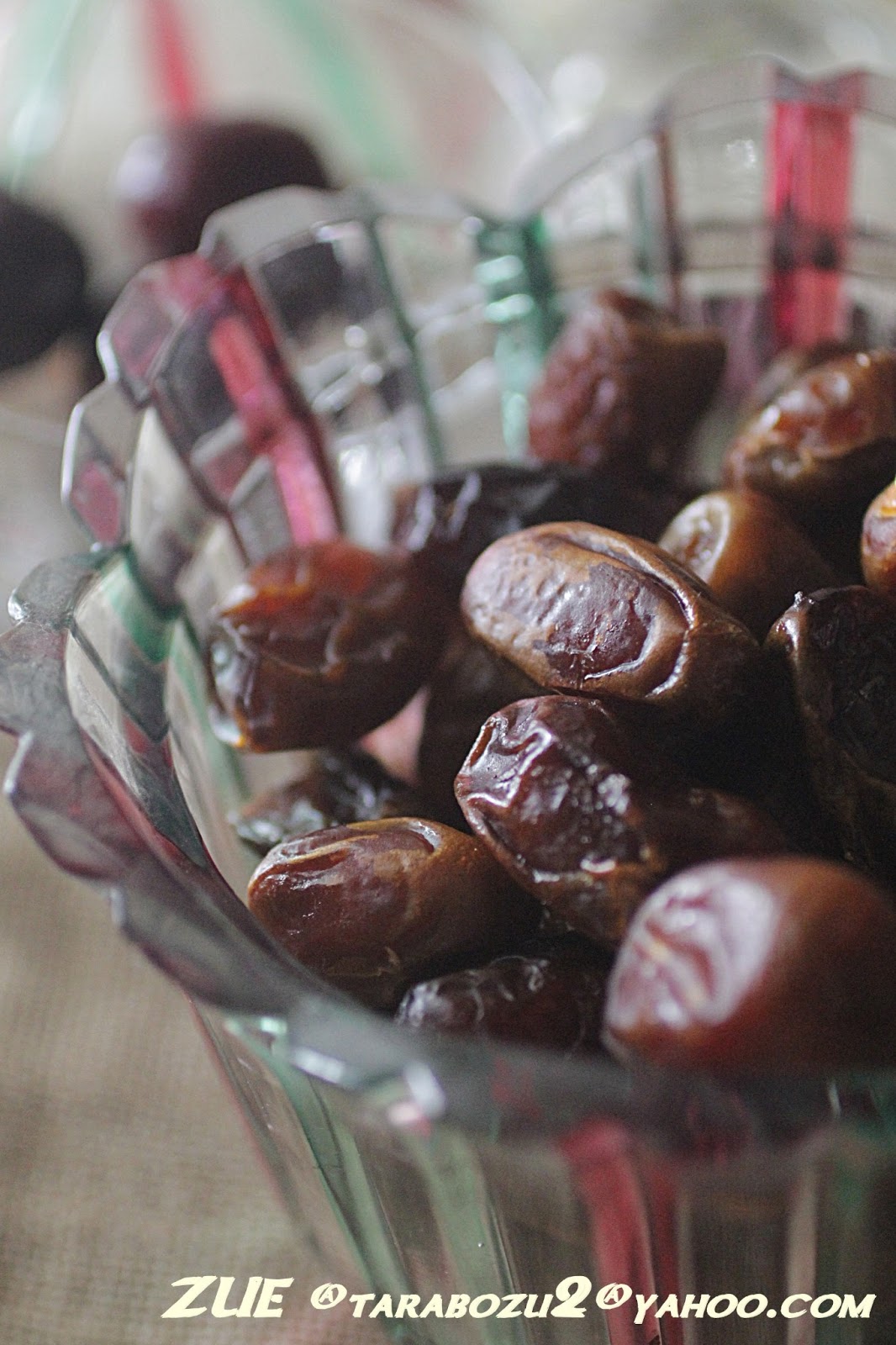 COKLAT BADAM kurma YUMMY..YUMMY..KITCHEN BERSALUT badam KURMA coklat  bersalut