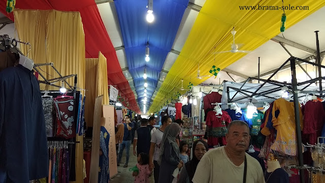 Suasana Bagian dalam Pasar Ramadan Di Dataran Merdeka