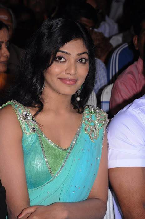 rima kallingal saree cute stills