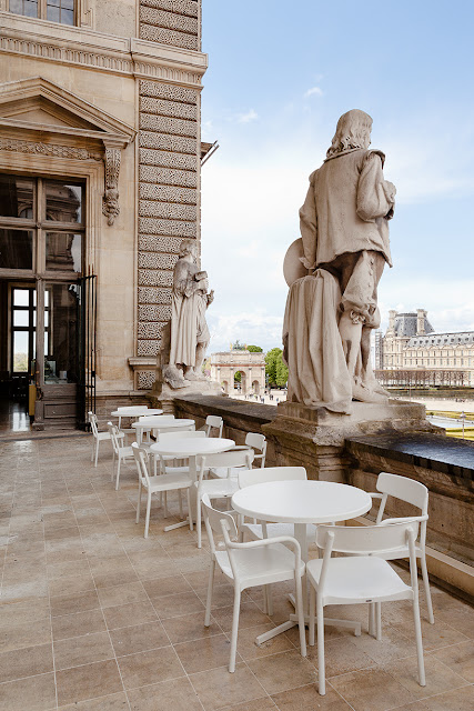 Opulent and breathtaking Paris Cafe Mollien in the Louvre - found on