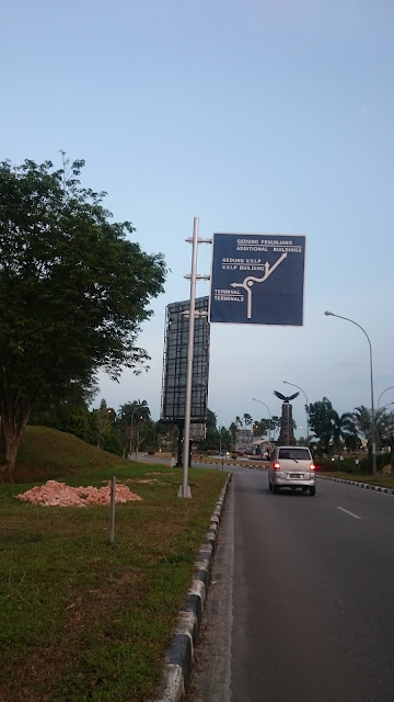 Road Sign Direction to Airport