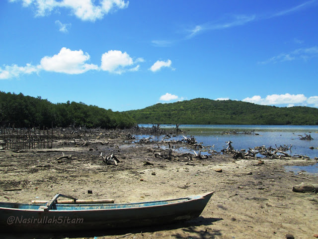 Sampai juga di pantai Kemloko