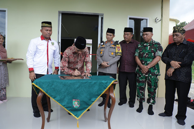 Bupati Asahan Hadiri Peringatan Maulid Nabi dan Meresmikan Musholla Al Ikhwan Tabagsel