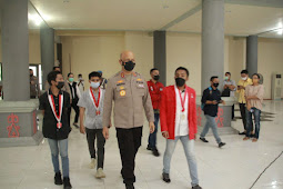 Refdi Andri Tinjau Vaksinasi Presisi di Unpatti