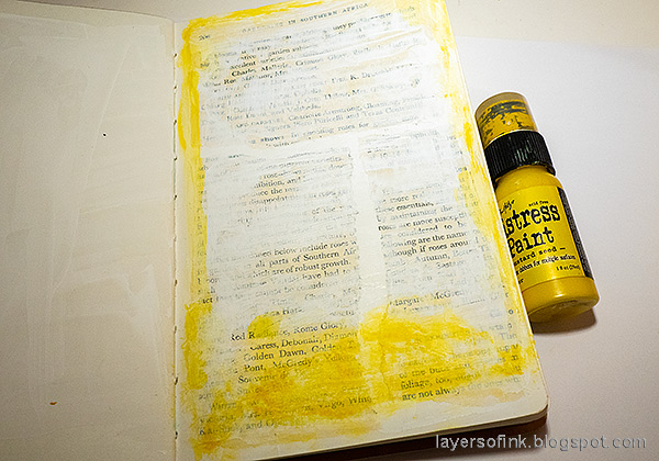 Layers of ink - Clementine Art Journal Tutorial by Anna-Karin Evaldsson. Paint with Distress Paint.