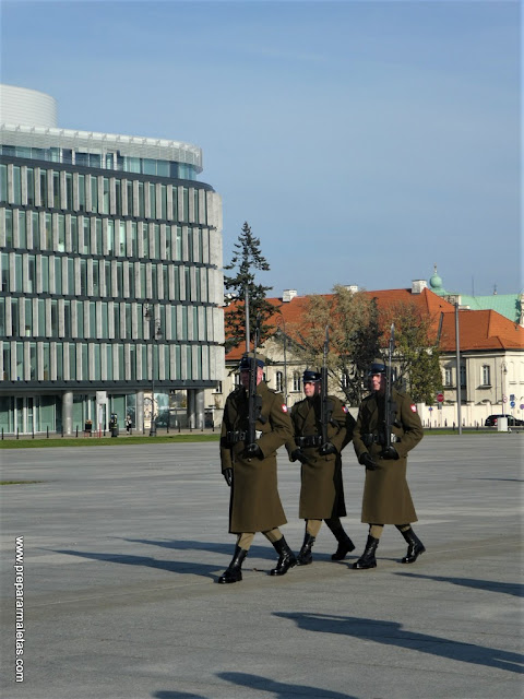 cambio de guardia en el Soldado Desconocido Varsovia