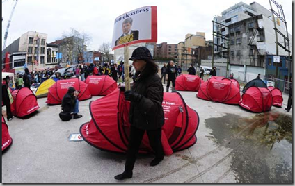 a  2  'Protesters set up tent city in Vancouver' - www_globaltvbc_com_Tent city Vancouver Downtown Eastside_2567715_story_html