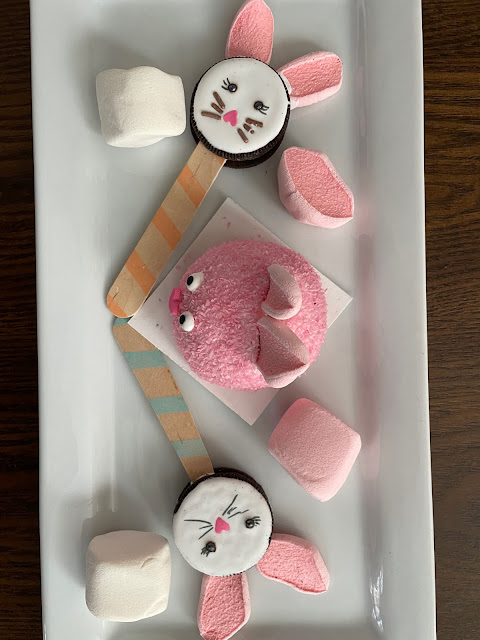 Easy Easter Treats, Easter treats made using store bought items, no bake Easter treats, DIY Easter treats, Easter, how to make easy Easter treats, oreoEaster treats, oreo pops, oreo Easter bunny pops, marshmallow treats