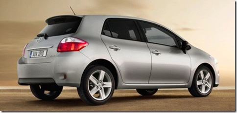 0toyota-auris-restyling_2