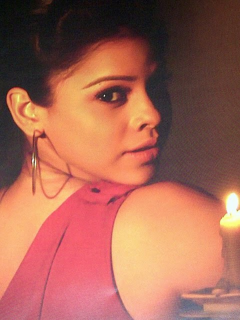 Sumona Chakravarti HD wallpapers Free Download