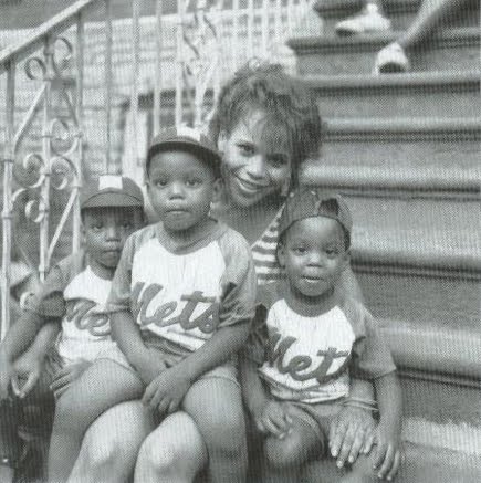 Rosie Perez and the Toulson triplets on the Do the Right Thing set