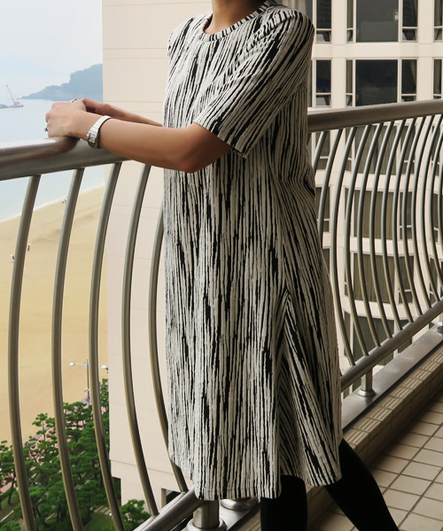  Streak Patterned A-Line Dress