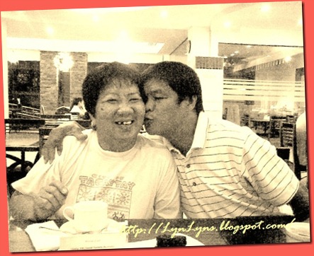 Mama and Papa _ Day 1 A Photo that makes you happy