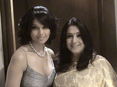 Bipasha Basu With Her Mother's Pictures