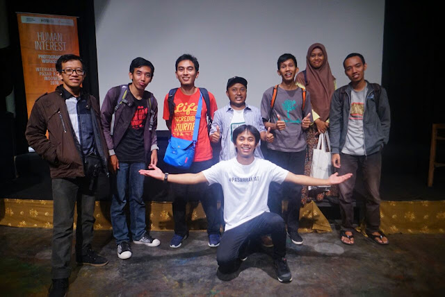 Foto bareng travel blogger dan kedua pemateri dari Natgeo Indonesia & Fotokita.net