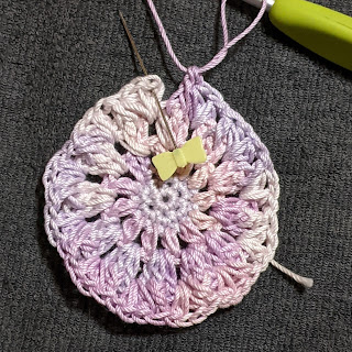 5段目:引き上げ編みと玉編みの段