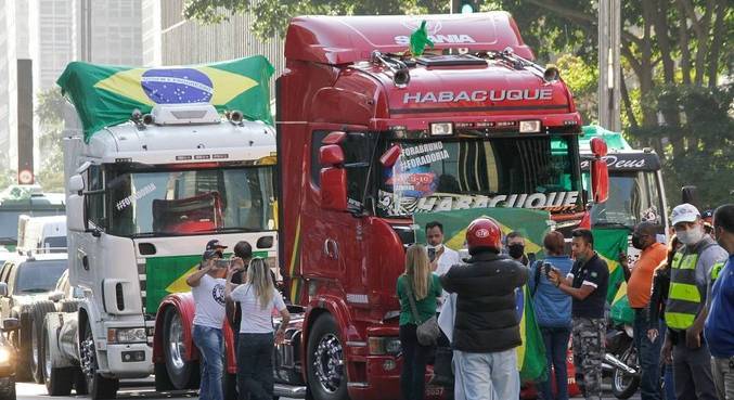 Caminhoneiros do Espírito Santo anunciam greve após reajuste do diesel