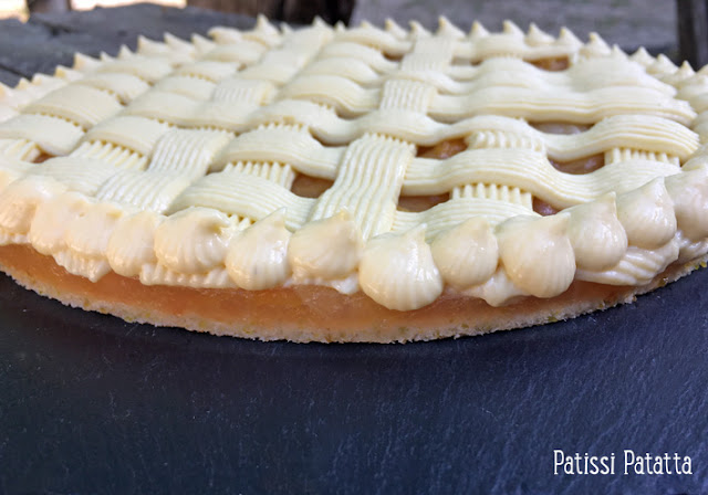 tarte aux pêches, gâteau aux pêches, dacquoise moelleuse, marmelade de pêches, crémeux aux pêches, dessert estival, gâteau estival, dessert avec des pêches, pâtisserie, pâtisserie aux pêches, patissi-patatta