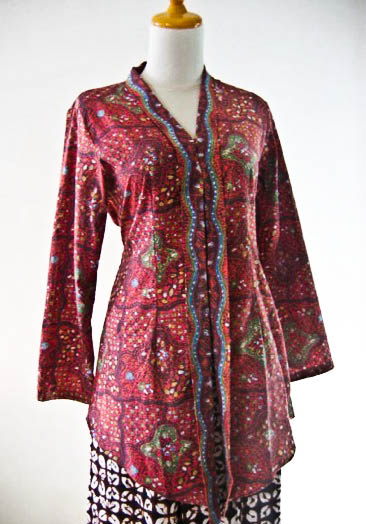 Batik Amarillis kartini  s kebaya 