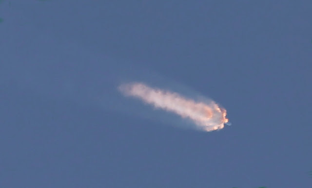 Falcon 9 sprogo pakilimo metu