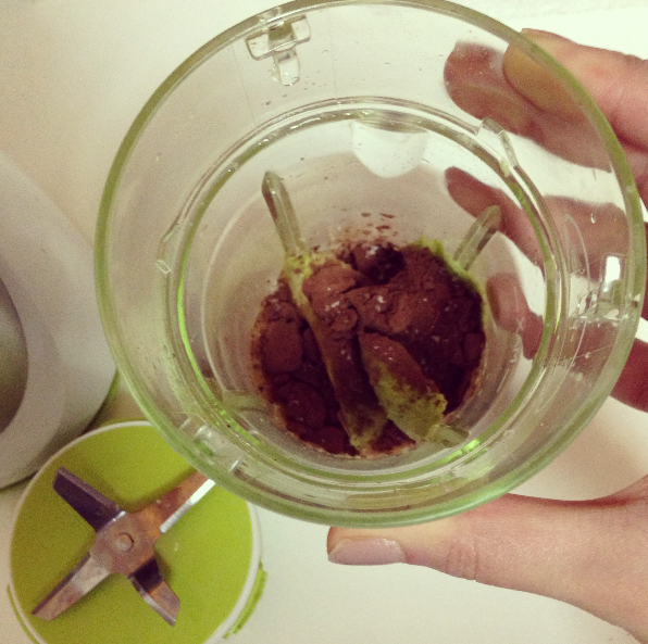 Raw and vegan chocolate pudding