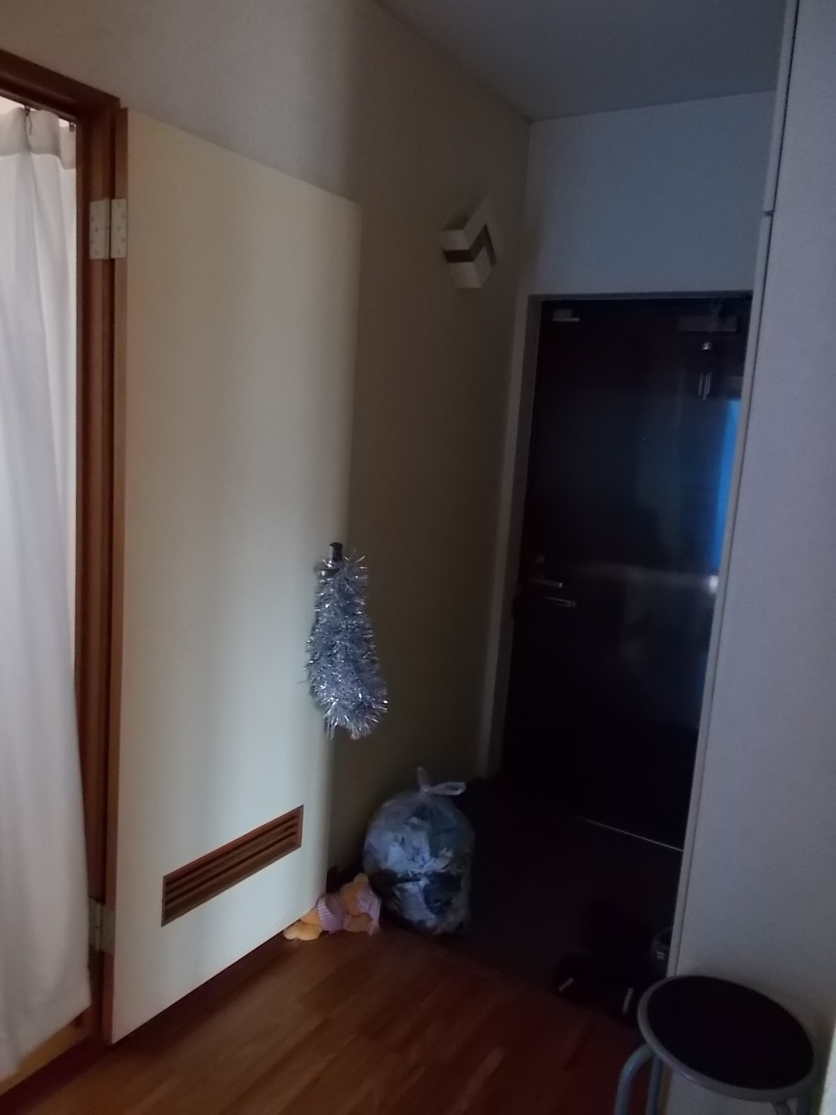 マグネット脱着式蛇腹型猫脱走防止ゲートでけました-やりたいことしか 