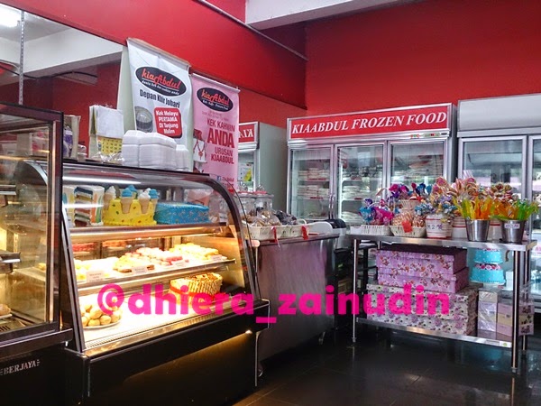 Makan-makan di Kia Abdul Bakery, Tanjung Malim  Dhiera 