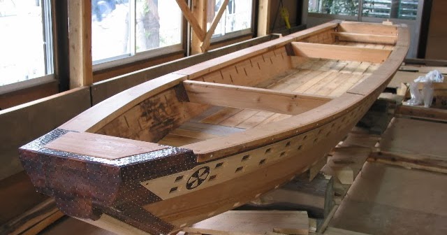 building a wooden lobster boat aiiz