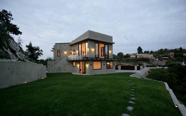 Picture of the Rihanna's house as seen from the backyard