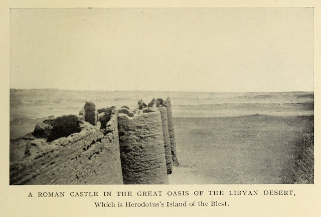 قلعة رومانية في الخارجة في الصحراء الليبية