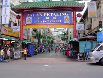 Plesiran Yuk Makassar  LCCT KL Sentral