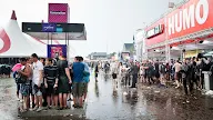 Pukkelpop 2011 / Hans Was Bij Fatale Pukkelpop Door Noodweer Er Was Paniek Chaos Rtl Nieuws - It is held within a large enclosure of fields and woodland—between a dual carriageway called kempische steenweg—in the village of kiewit, approximately 7 km north of hasselt.