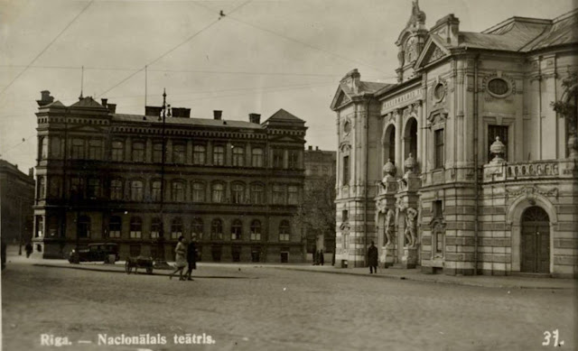 930-е годы. Рига. Бульвар Кронвальда и улица Валдемара. Латвийский Национальный театр 