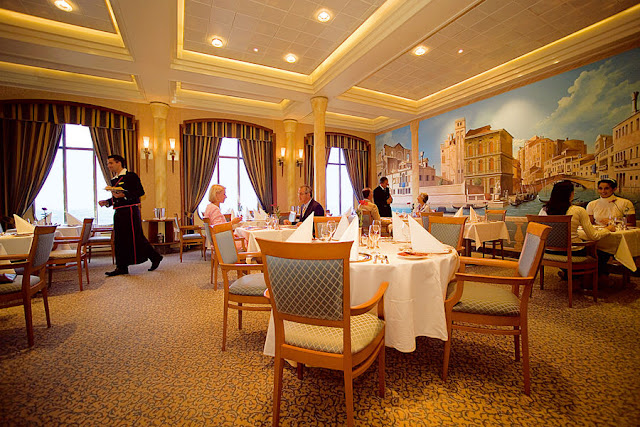 Luxury Cruise - Luxury Cruise ship ambiance, what to expect