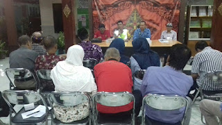 Hadiri Rapat Koordinasi Kelurahan Prawirodirjan, Aipda Sudaryoko Berikan Pesan Kamtibmas