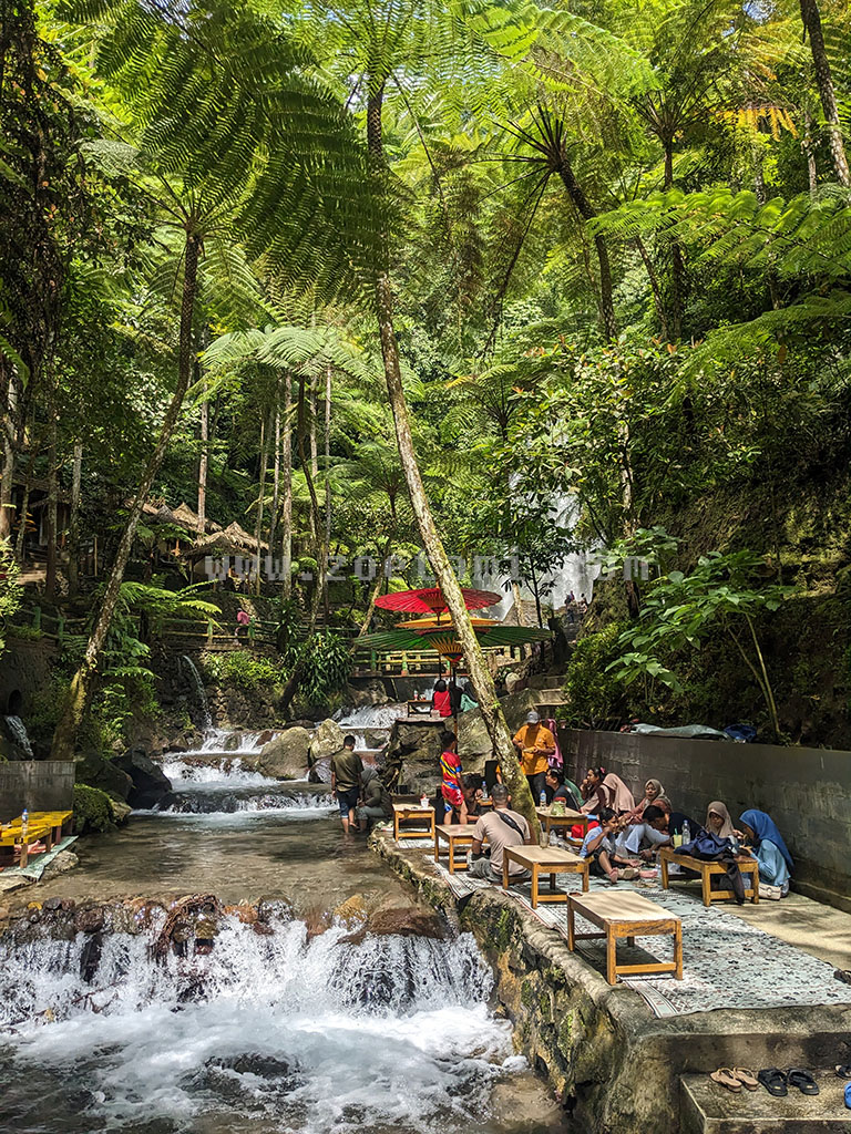 Fasilitas Air Terjun Jumog