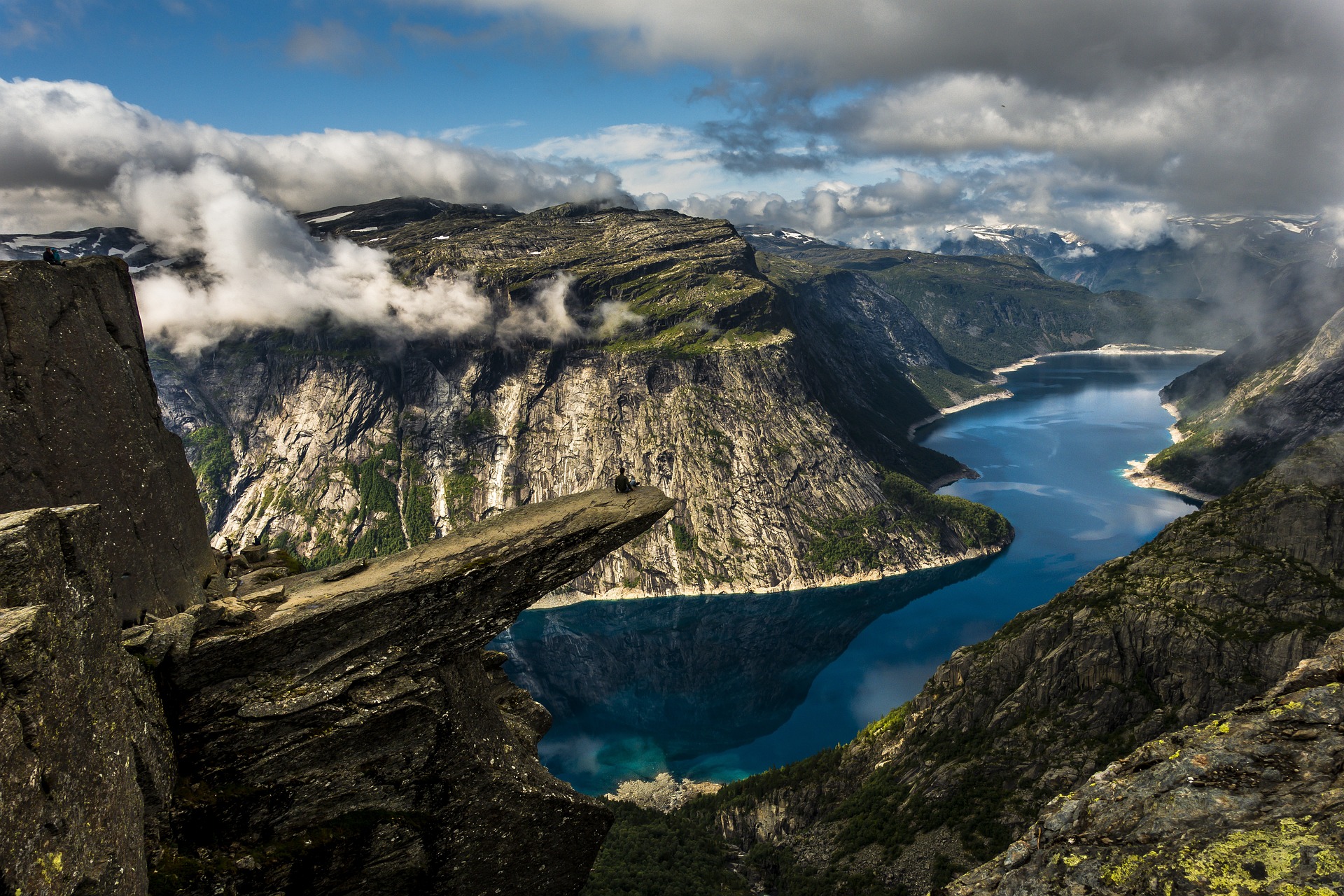 Best libraries to visit in Norway by GlobalRead.Org