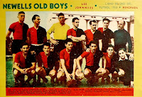 Club Atlético NEWELL'S OLD BOYS - Rosario, Argentina - Temporada 1953 - Bossich, Peloso, Castro, Etcheverría, Volpe y Coronel; Contini, Carranza, Roche, Belén y López