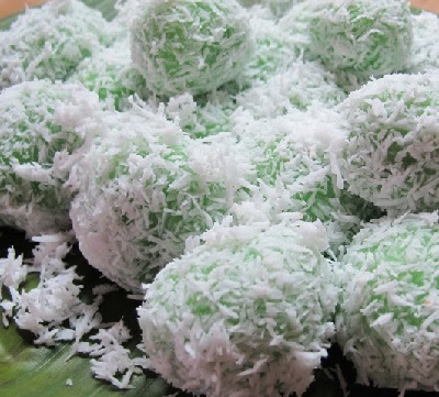  masak apa siang ini kali ini kami akan sedikit berbagi tips sederhana membuat kue Resep Kue Klepon Khas Jawa Tengah Dan Cara Membuatnya