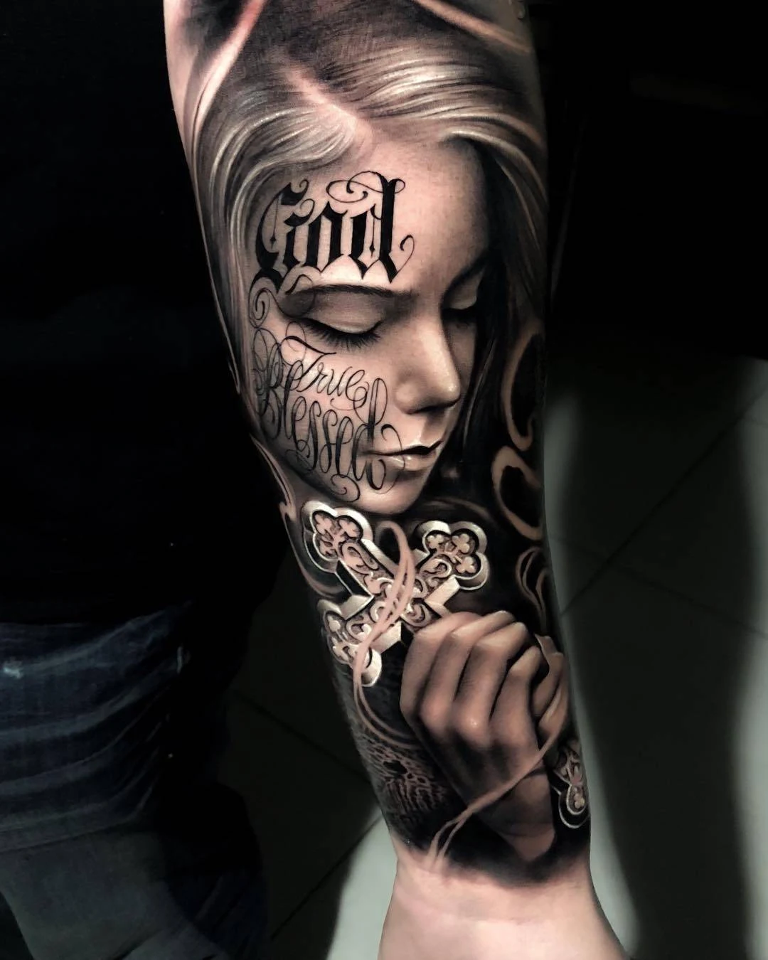 Espectacular tatuaje e blanco y negro