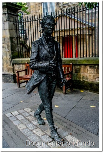 Robert Fergusson; Canongate Kirk; Royal Mile; Edimburgo