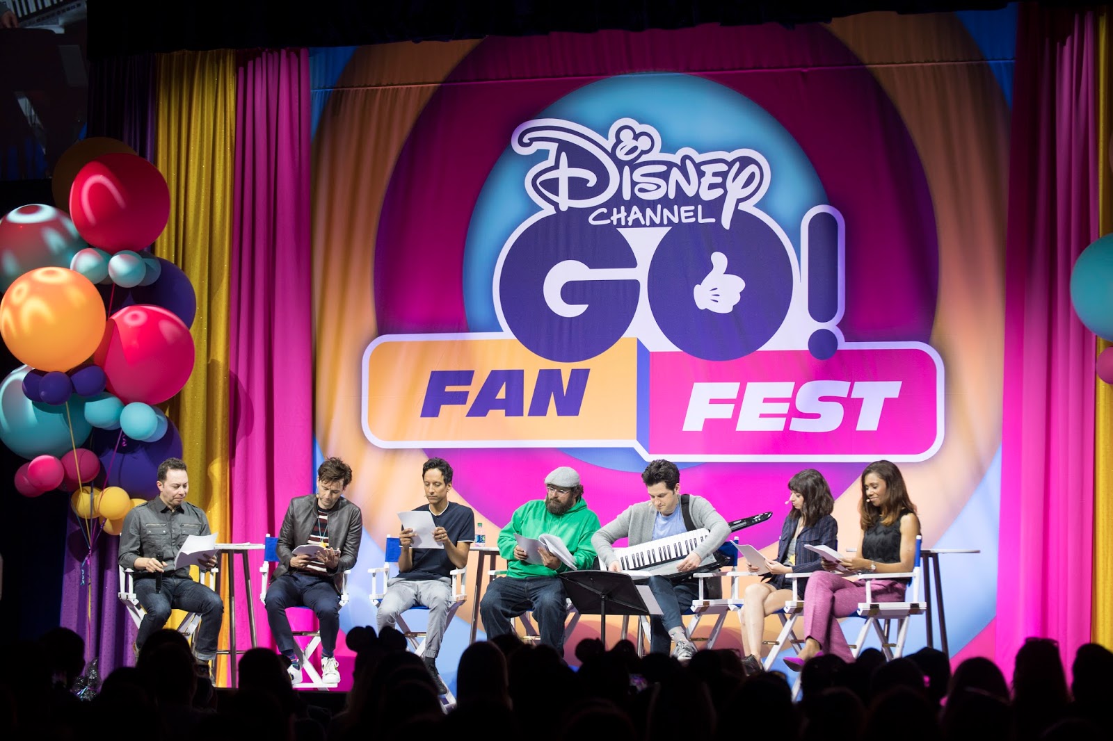 Photos David Tennant And The Ducktales Cast At Disney Go Fan Fest 2 - roblox step one look at the nominees step two react
