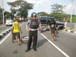 Kecelakaan Tunggal, Mobil Oleng Tabrak Pembatas Jalan di ringroad Selatan