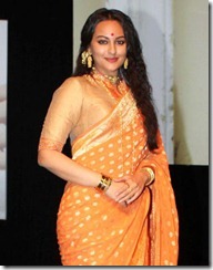 sonakshi_sinha_cute_in_saree