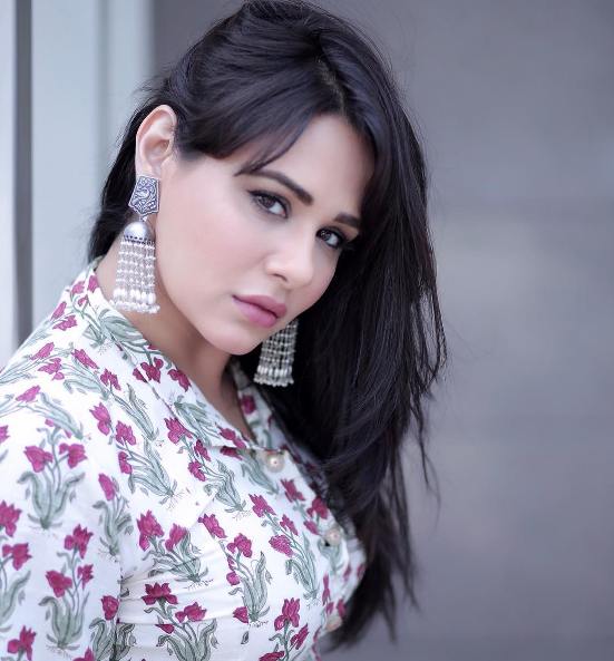 Bhojpuri Actress Mandy Takhar