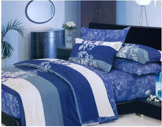 cómo vestir la cama de color azul